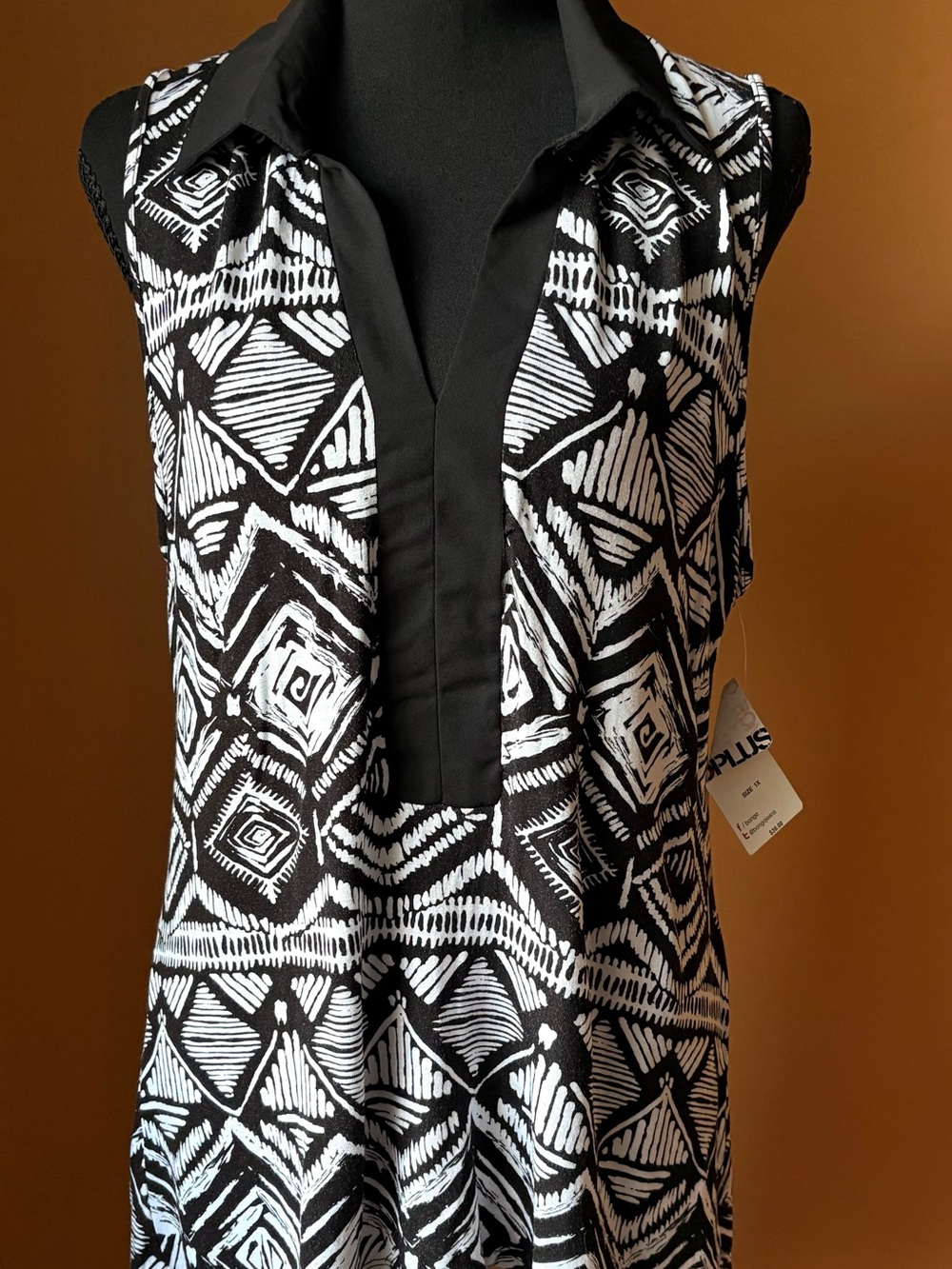 Bongo Sleeveless Black & White Plus Size Tunic Top Plus Size 1X NWT